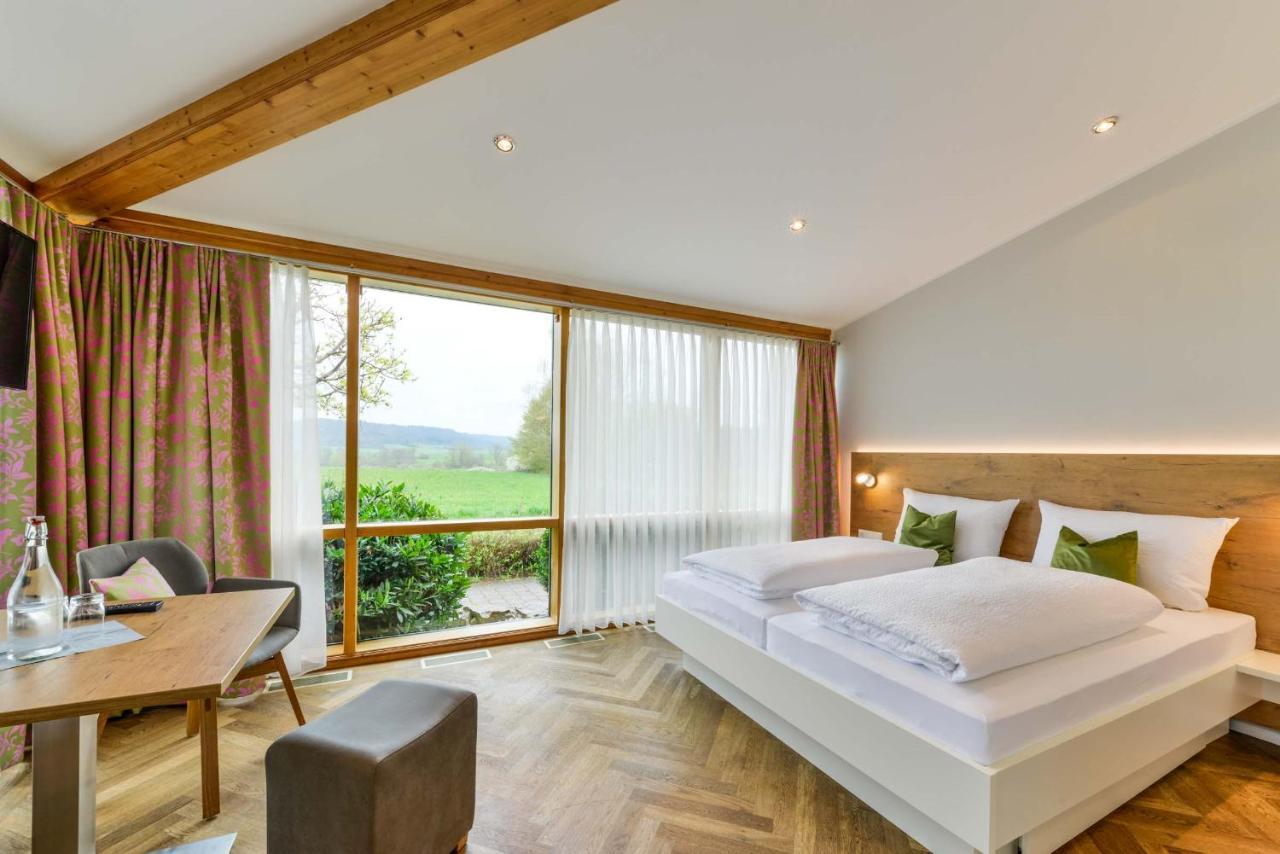 Bett'N Glueck - Uebernachtung & Fruehstueck Bed & Breakfast Zusmarshausen Ngoại thất bức ảnh